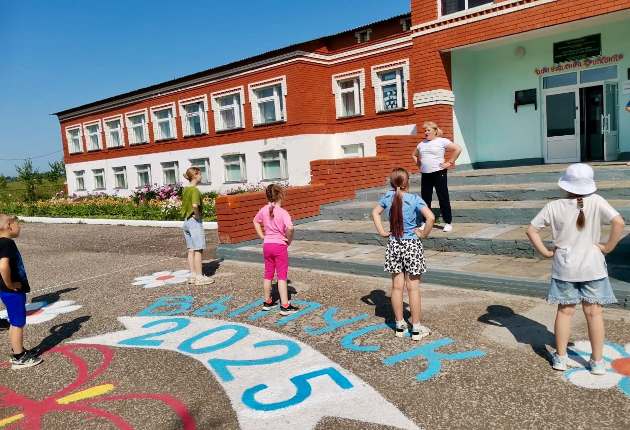 8 день в пришкольном лагере труда и отдыха.
