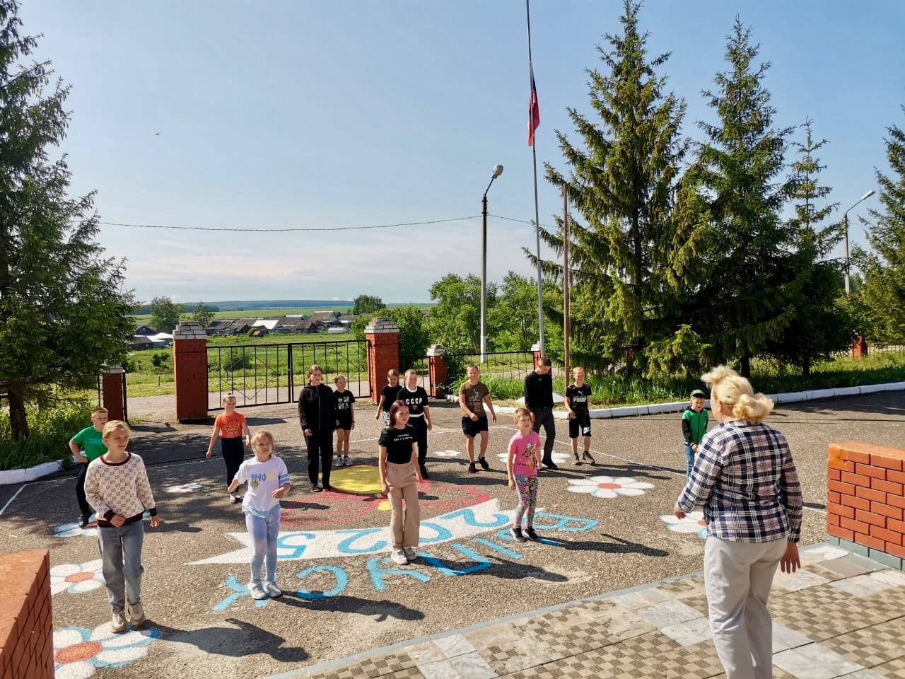 4 день в пришкольном лагере труда и отдыха.